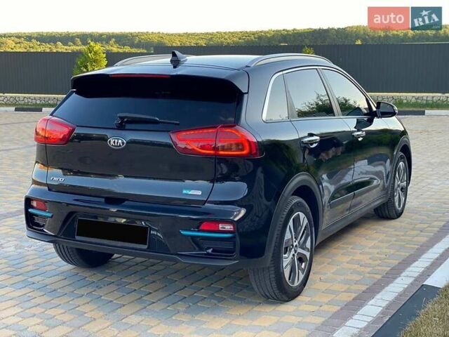 Чорний Кіа Niro, об'ємом двигуна 0 л та пробігом 109 тис. км за 19850 $, фото 6 на Automoto.ua