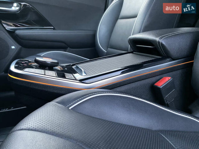Чорний Кіа Niro, об'ємом двигуна 0 л та пробігом 64 тис. км за 23700 $, фото 73 на Automoto.ua