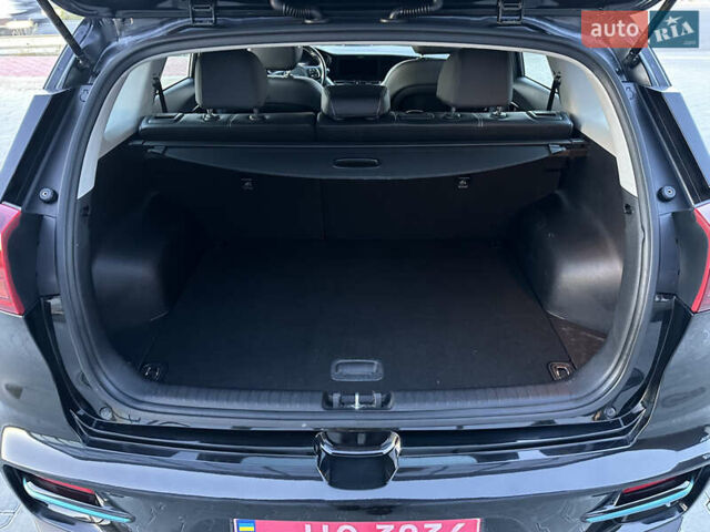 Чорний Кіа Niro, об'ємом двигуна 0 л та пробігом 98 тис. км за 19400 $, фото 50 на Automoto.ua