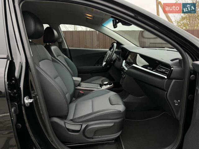 Черный Киа Niro, объемом двигателя 0 л и пробегом 61 тыс. км за 19300 $, фото 17 на Automoto.ua