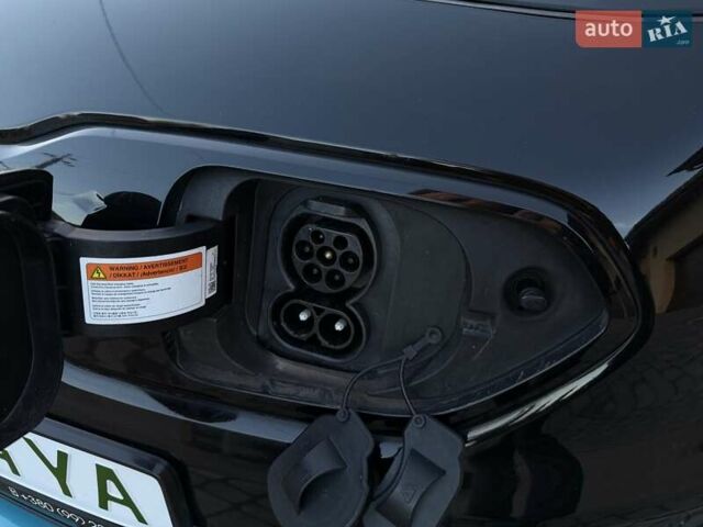 Чорний Кіа Niro, об'ємом двигуна 0 л та пробігом 69 тис. км за 21500 $, фото 14 на Automoto.ua