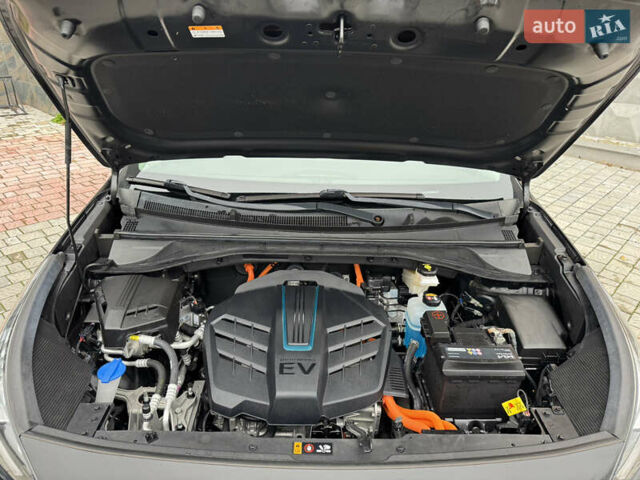 Чорний Кіа Niro, об'ємом двигуна 0 л та пробігом 109 тис. км за 17499 $, фото 36 на Automoto.ua