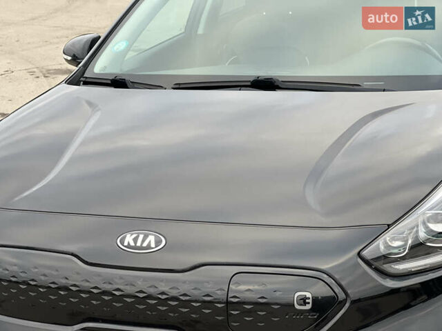 Чорний Кіа Niro, об'ємом двигуна 0 л та пробігом 140 тис. км за 17999 $, фото 21 на Automoto.ua