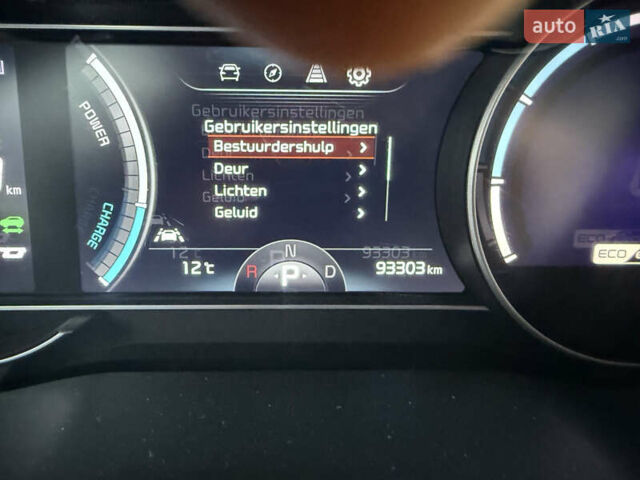 Чорний Кіа Niro, об'ємом двигуна 0 л та пробігом 93 тис. км за 18900 $, фото 16 на Automoto.ua