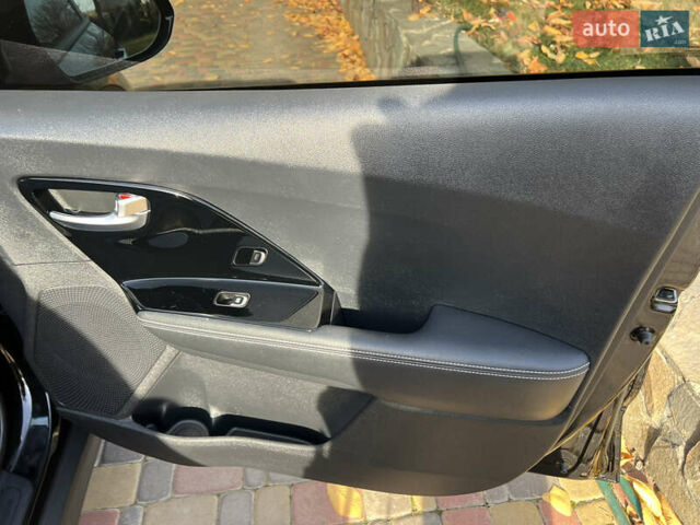 Черный Киа Niro, объемом двигателя 0 л и пробегом 112 тыс. км за 19500 $, фото 6 на Automoto.ua