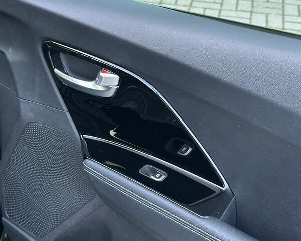 Черный Киа Niro, объемом двигателя 0 л и пробегом 112 тыс. км за 18750 $, фото 37 на Automoto.ua