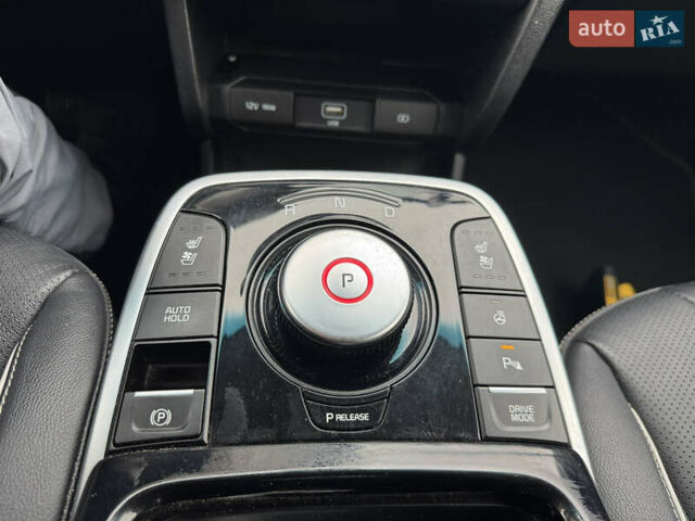 Черный Киа Niro, объемом двигателя 0 л и пробегом 93 тыс. км за 17999 $, фото 28 на Automoto.ua