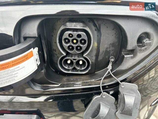 Чорний Кіа Niro, об'ємом двигуна 0 л та пробігом 104 тис. км за 20923 $, фото 24 на Automoto.ua