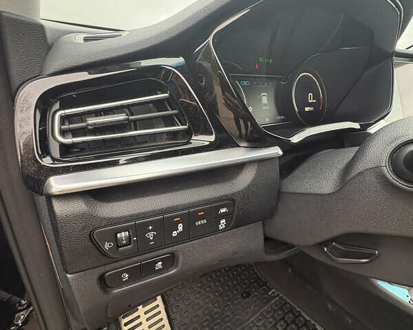 Чорний Кіа Niro, об'ємом двигуна 0 л та пробігом 172 тис. км за 19000 $, фото 3 на Automoto.ua