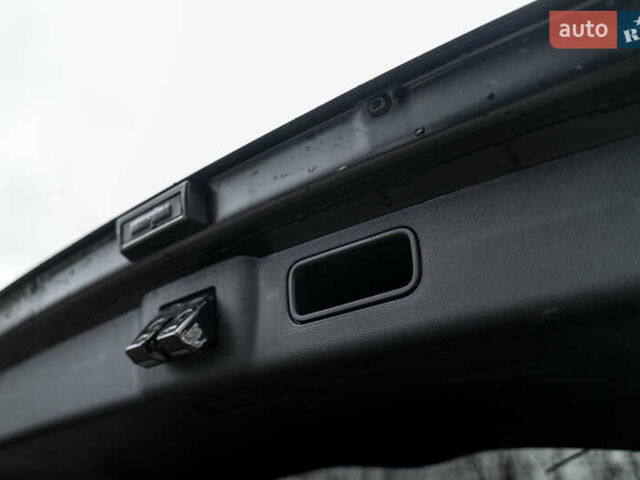 Черный Киа Niro, объемом двигателя 0 л и пробегом 114 тыс. км за 21900 $, фото 18 на Automoto.ua