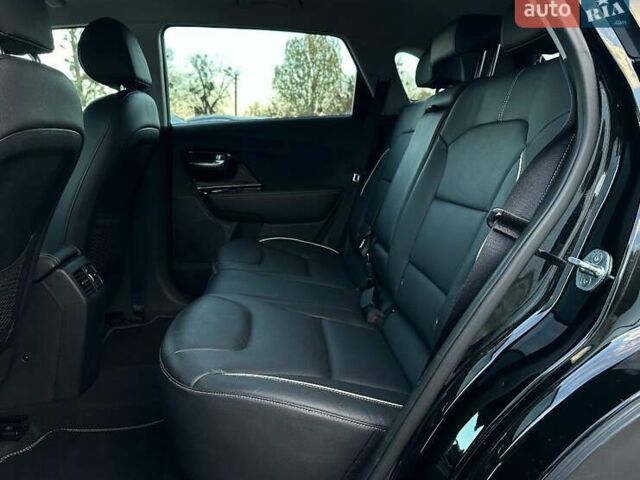 Черный Киа Niro, объемом двигателя 0 л и пробегом 35 тыс. км за 23400 $, фото 84 на Automoto.ua