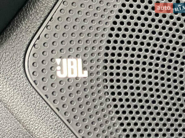 Чорний Кіа Niro, об'ємом двигуна 0 л та пробігом 70 тис. км за 22350 $, фото 10 на Automoto.ua