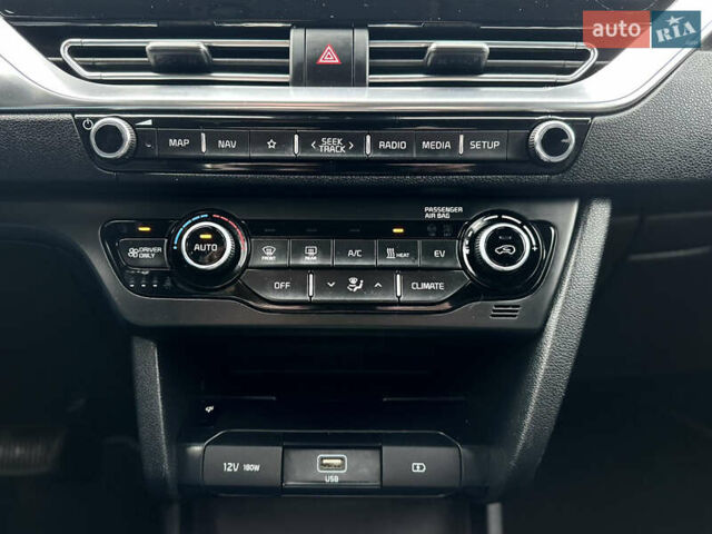 Черный Киа Niro, объемом двигателя 0 л и пробегом 158 тыс. км за 17800 $, фото 14 на Automoto.ua