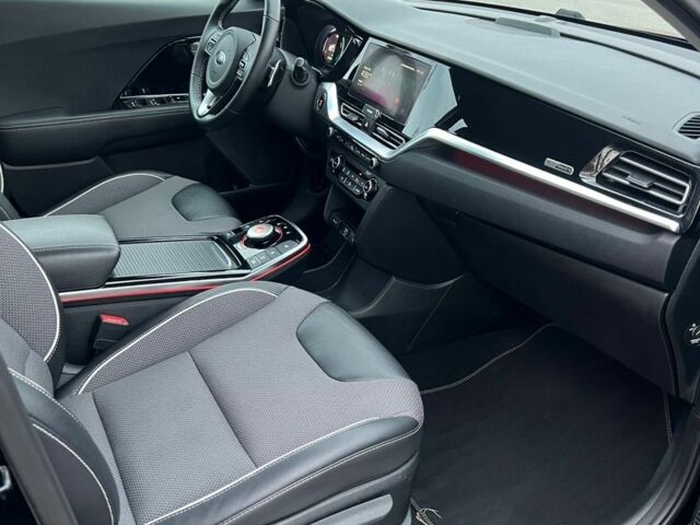 Черный Киа Niro, объемом двигателя 0 л и пробегом 106 тыс. км за 17900 $, фото 8 на Automoto.ua
