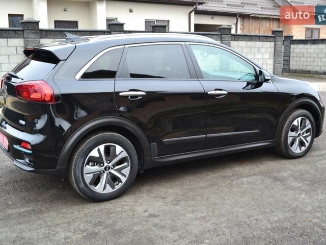 Чорний Кіа Niro, об'ємом двигуна 0 л та пробігом 169 тис. км за 18450 $, фото 12 на Automoto.ua