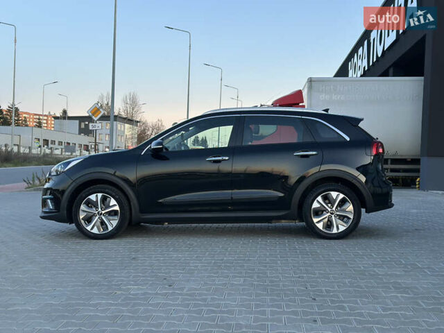 Чорний Кіа Niro, об'ємом двигуна 0 л та пробігом 98 тис. км за 19400 $, фото 12 на Automoto.ua
