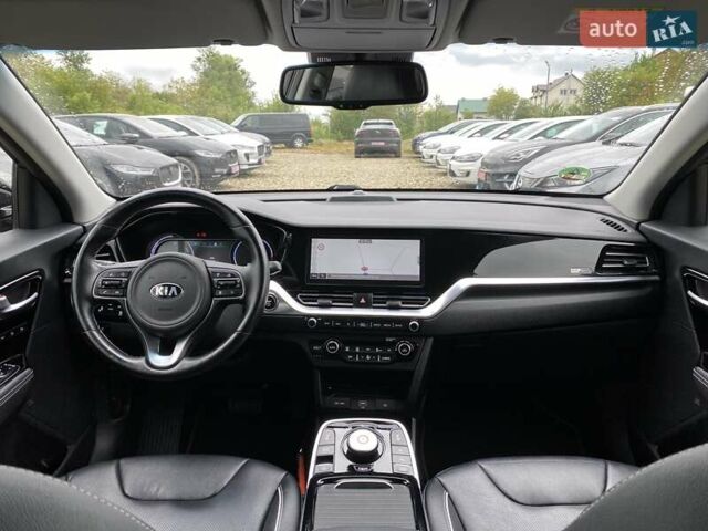 Чорний Кіа Niro, об'ємом двигуна 0 л та пробігом 107 тис. км за 22400 $, фото 30 на Automoto.ua