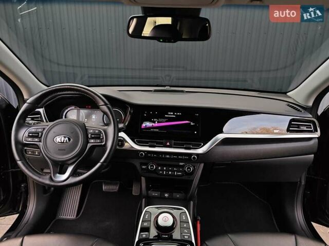 Черный Киа Niro, объемом двигателя 0 л и пробегом 115 тыс. км за 19999 $, фото 39 на Automoto.ua