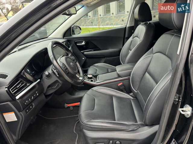 Чорний Кіа Niro, об'ємом двигуна 0 л та пробігом 109 тис. км за 17499 $, фото 13 на Automoto.ua