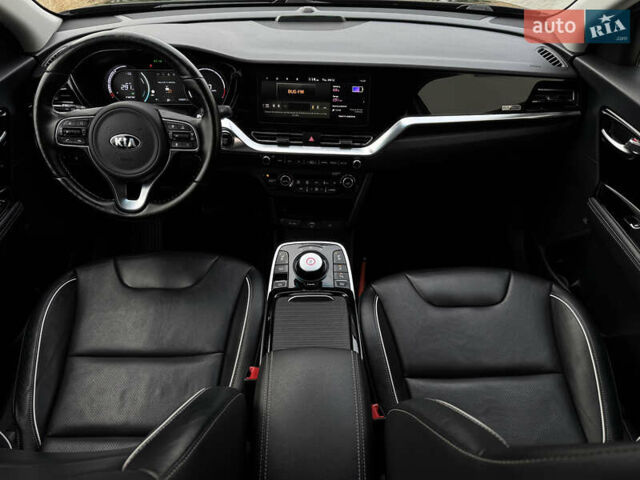 Черный Киа Niro, объемом двигателя 0 л и пробегом 103 тыс. км за 20700 $, фото 20 на Automoto.ua