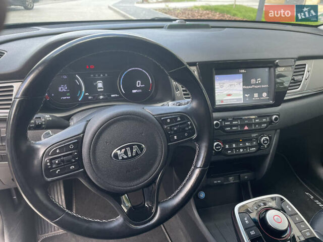 Черный Киа Niro, объемом двигателя 0 л и пробегом 98 тыс. км за 19500 $, фото 25 на Automoto.ua