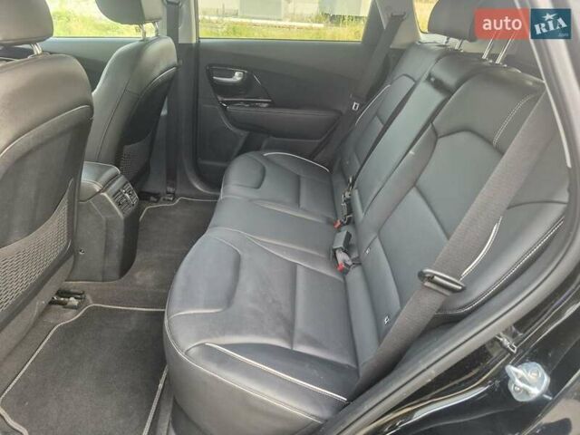 Черный Киа Niro, объемом двигателя 0 л и пробегом 142 тыс. км за 17700 $, фото 57 на Automoto.ua