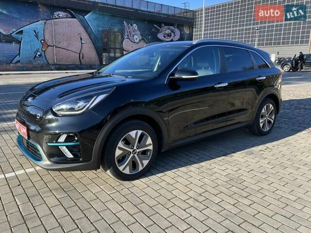 Чорний Кіа Niro, об'ємом двигуна 0 л та пробігом 112 тис. км за 20499 $, фото 2 на Automoto.ua