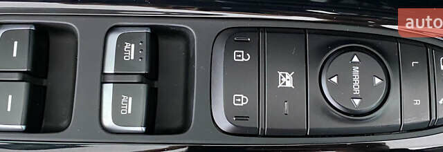 Чорний Кіа Niro, об'ємом двигуна 0 л та пробігом 70 тис. км за 22350 $, фото 9 на Automoto.ua