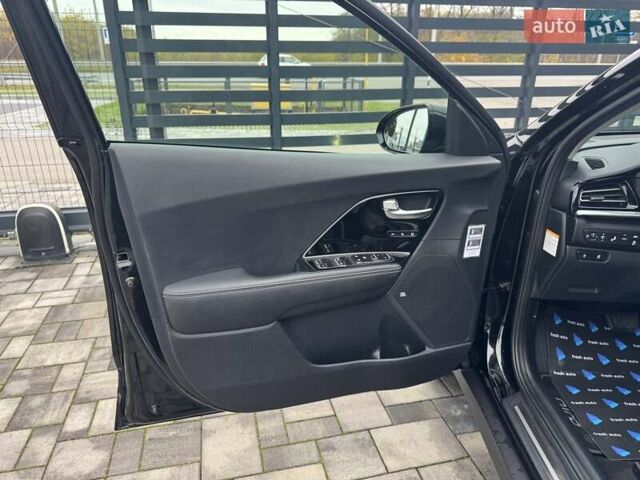 Черный Киа Niro, объемом двигателя 0 л и пробегом 113 тыс. км за 21900 $, фото 13 на Automoto.ua