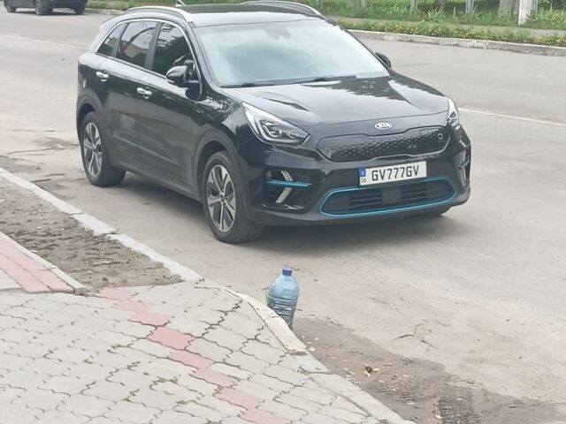 Чорний Кіа Niro, об'ємом двигуна 0 л та пробігом 170 тис. км за 16500 $, фото 5 на Automoto.ua