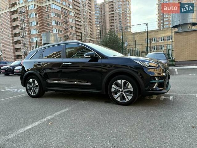 Черный Киа Niro, объемом двигателя 0 л и пробегом 105 тыс. км за 20500 $, фото 6 на Automoto.ua