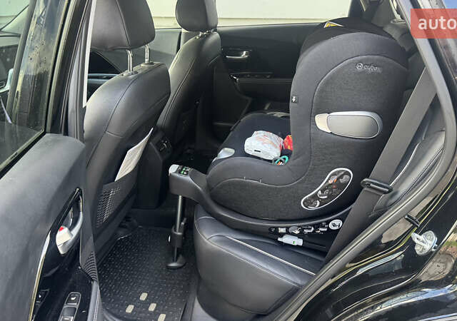 Киа Niro 2020 в Луцке на Automoto.ua Черный Киа Niro, объемом двигателя 0 л и пробегом 155 тыс. км за 19700 $, фото 11 на Automoto.ua