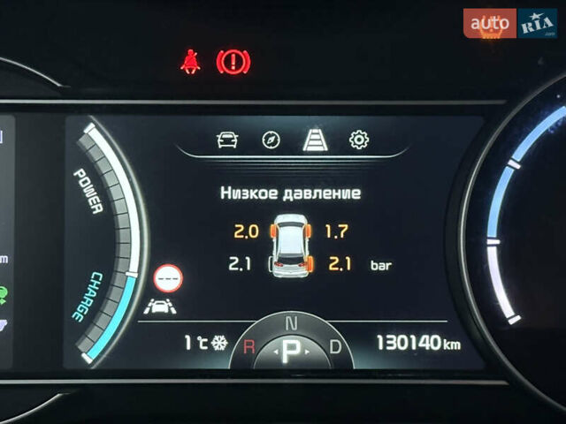 Чорний Кіа Niro, об'ємом двигуна 0 л та пробігом 130 тис. км за 18300 $, фото 61 на Automoto.ua