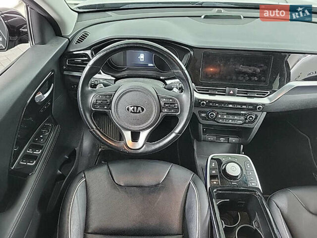 Чорний Кіа Niro, об'ємом двигуна 0 л та пробігом 81 тис. км за 19999 $, фото 22 на Automoto.ua