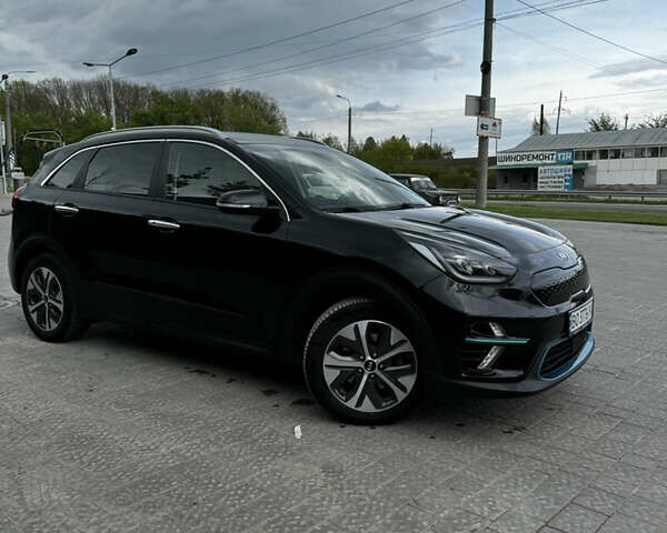 Чорний Кіа Niro, об'ємом двигуна 0 л та пробігом 197 тис. км за 20499 $, фото 5 на Automoto.ua