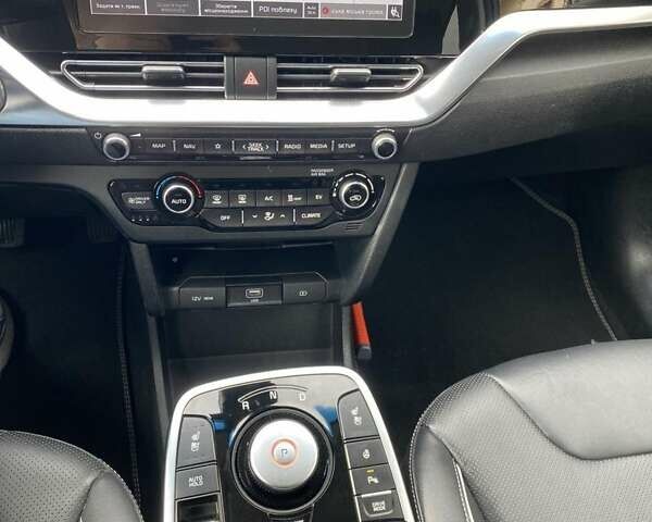 Чорний Кіа Niro, об'ємом двигуна 0 л та пробігом 109 тис. км за 19850 $, фото 11 на Automoto.ua