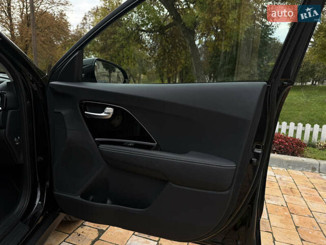 Черный Киа Niro, объемом двигателя 0 л и пробегом 92 тыс. км за 19899 $, фото 36 на Automoto.ua
