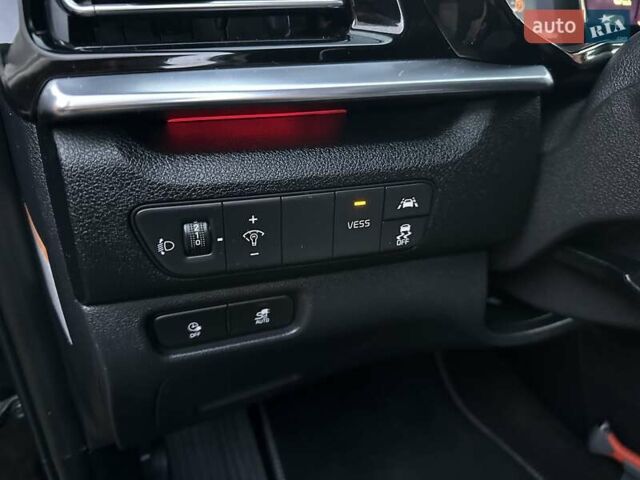 Черный Киа Niro, объемом двигателя 0 л и пробегом 115 тыс. км за 18700 $, фото 26 на Automoto.ua