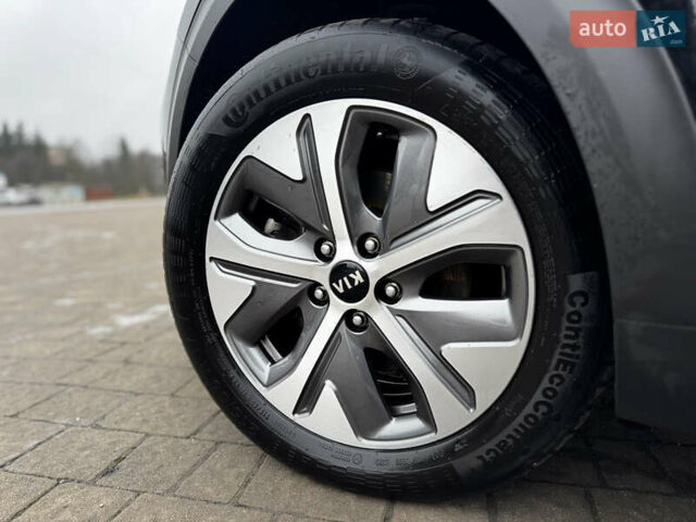 Черный Киа Niro, объемом двигателя 0 л и пробегом 159 тыс. км за 18950 $, фото 11 на Automoto.ua