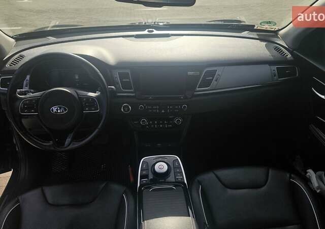 Черный Киа Niro, объемом двигателя 0 л и пробегом 121 тыс. км за 18500 $, фото 5 на Automoto.ua