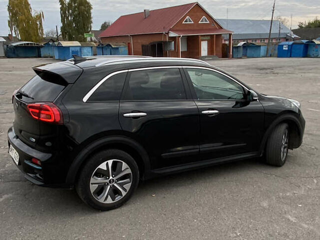 Киа Niro 2020 в Виннице на Automoto.ua Черный Киа Niro, объемом двигателя 0 л и пробегом 170 тыс. км за 18499 $, фото 1 на Automoto.ua