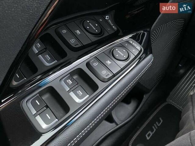 Чорний Кіа Niro, об'ємом двигуна 0 л та пробігом 96 тис. км за 20600 $, фото 33 на Automoto.ua