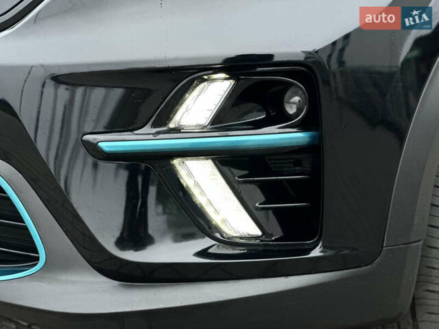 Чорний Кіа Niro, об'ємом двигуна 0 л та пробігом 130 тис. км за 18300 $, фото 24 на Automoto.ua