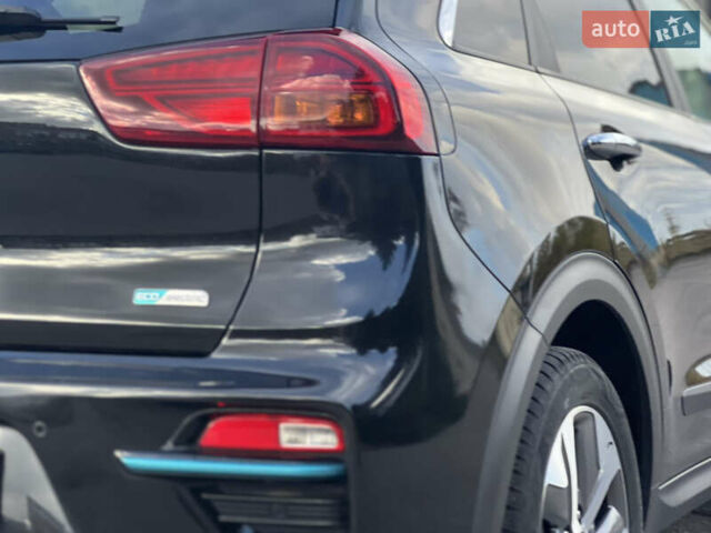 Киа Niro 2020 в Ровно на Automoto.ua Черный Киа Niro, объемом двигателя 0 л и пробегом 143 тыс. км за 18499 $, фото 24 на Automoto.ua