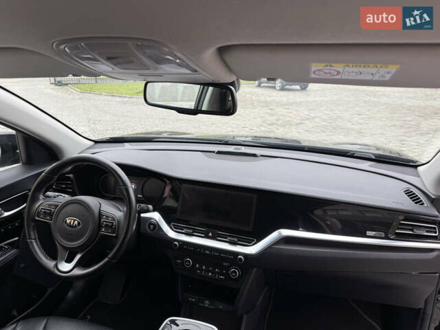 Чорний Кіа Niro, об'ємом двигуна 0 л та пробігом 109 тис. км за 17499 $, фото 33 на Automoto.ua