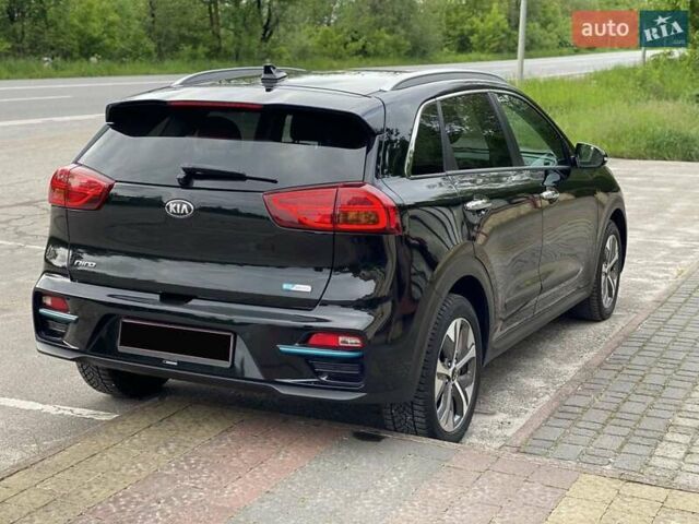 Чорний Кіа Niro, об'ємом двигуна 0 л та пробігом 109 тис. км за 19850 $, фото 2 на Automoto.ua
