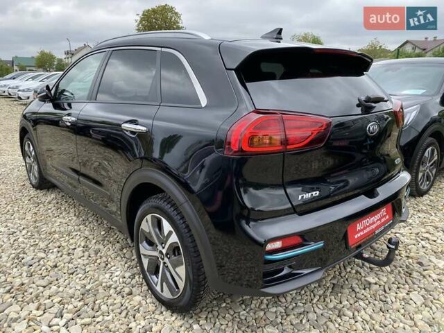 Чорний Кіа Niro, об'ємом двигуна 0 л та пробігом 131 тис. км за 21500 $, фото 12 на Automoto.ua