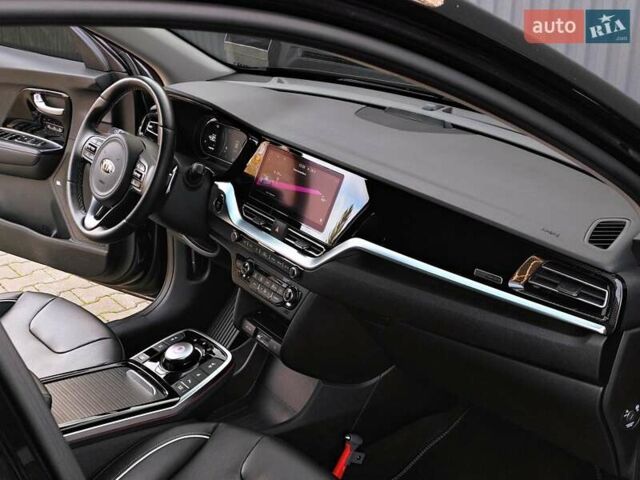 Черный Киа Niro, объемом двигателя 0 л и пробегом 115 тыс. км за 19999 $, фото 61 на Automoto.ua
