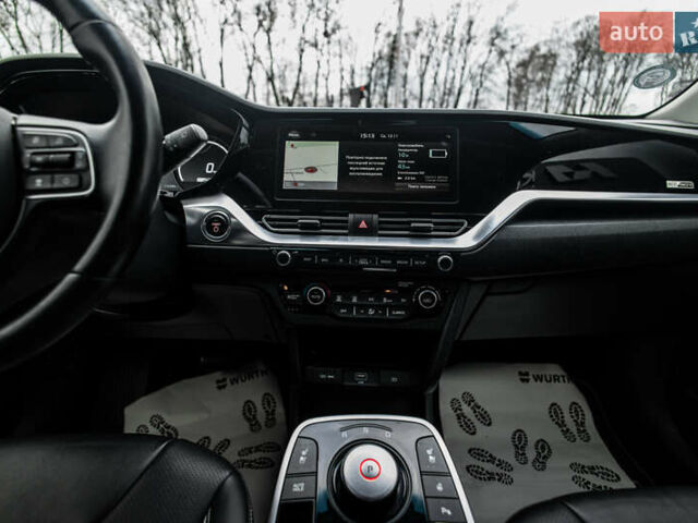 Черный Киа Niro, объемом двигателя 0 л и пробегом 114 тыс. км за 21900 $, фото 10 на Automoto.ua
