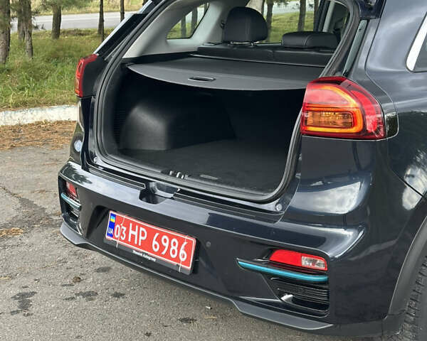 Киа Niro 2020 в Золочев на Automoto.ua Черный Киа Niro, объемом двигателя 0 л и пробегом 145 тыс. км за 18150 $, фото 24 на Automoto.ua